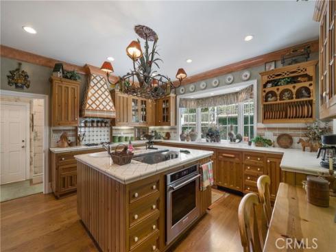 10821  Bronco   Circle, North Tustin, CA