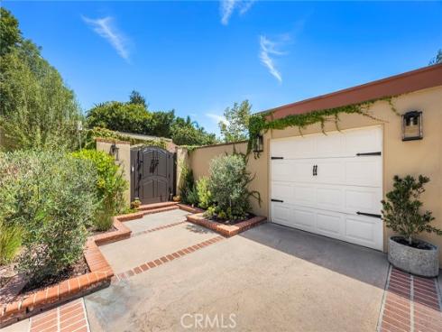 10162  La Sierra  , North Tustin, CA