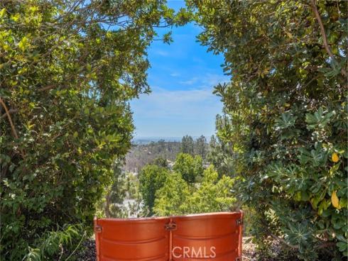 10162  La Sierra  , North Tustin, CA