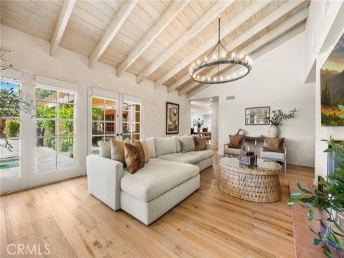 10162  La Sierra  , North Tustin, CA