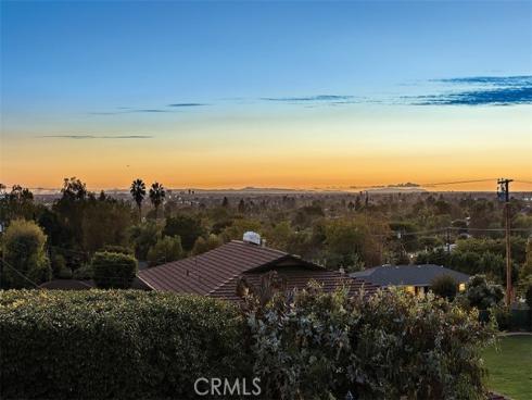 1542  La Loma  , North Tustin, CA