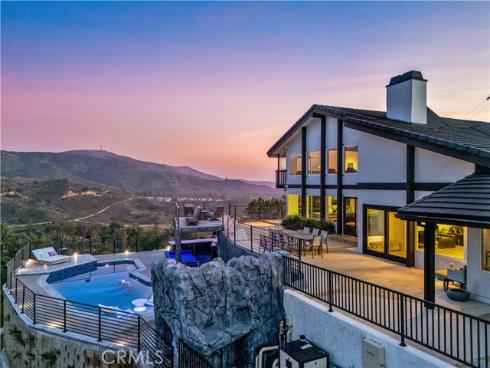 1711  Sirrine  , North Tustin, CA