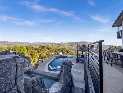 1711  Sirrine  , North Tustin, CA