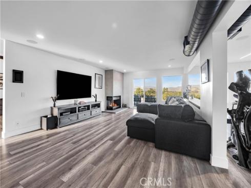 1711  Sirrine  , North Tustin, CA