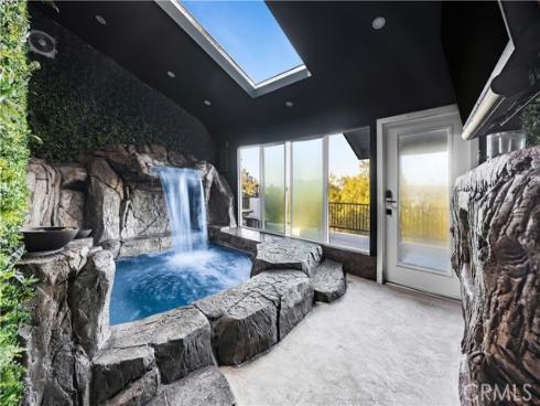 1711  Sirrine  , North Tustin, CA