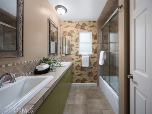 1032  Saint John   Place, North Tustin, CA