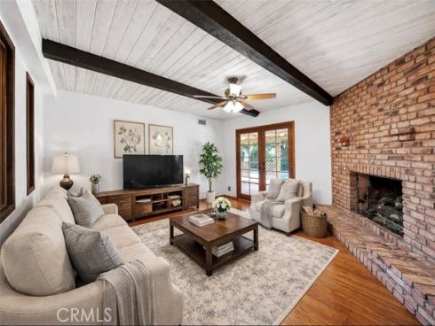 1172  St John Place  , North Tustin, CA