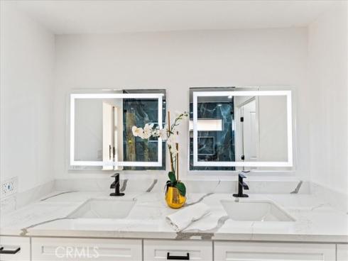 1271  Brittany Cross  , North Tustin, CA