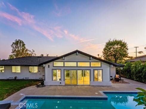 1271  Brittany Cross  , North Tustin, CA
