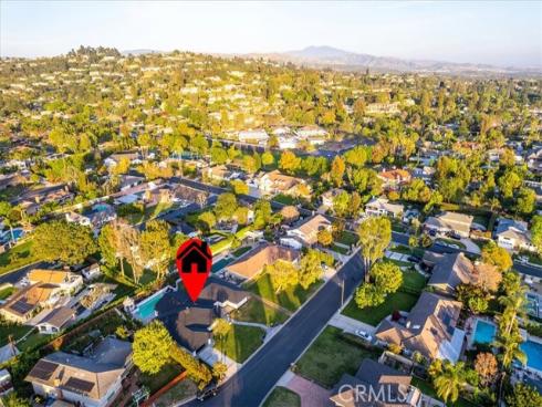 1271  Brittany Cross  , North Tustin, CA