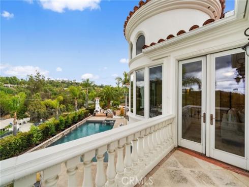 10696 Skyline Drive, North Tustin, CA