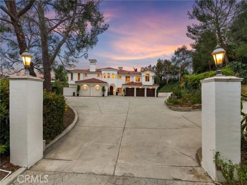 10696 Skyline Drive, North Tustin, CA