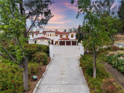 10696 Skyline Drive, North Tustin, CA