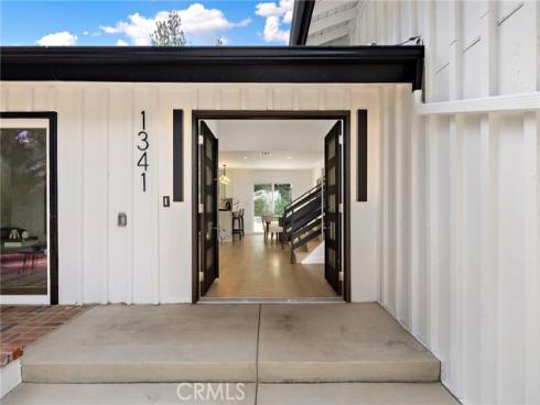 1341  Mumford  , North Tustin, CA