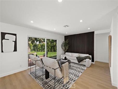 1341  Mumford  , North Tustin, CA