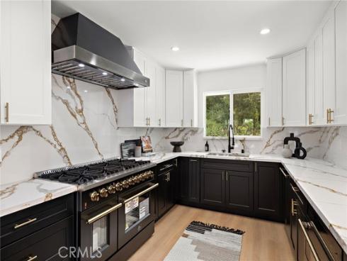 1341  Mumford  , North Tustin, CA