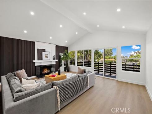 1341  Mumford  , North Tustin, CA