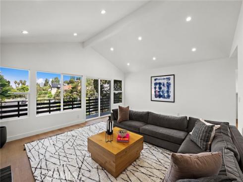 1341  Mumford  , North Tustin, CA