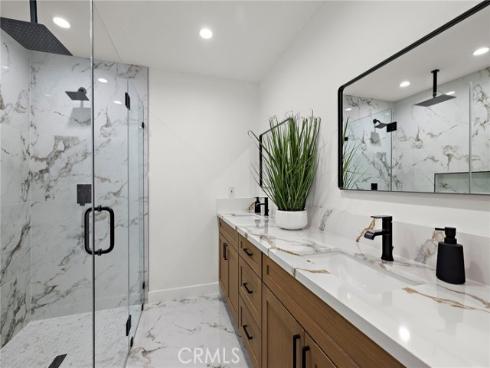 1341  Mumford  , North Tustin, CA