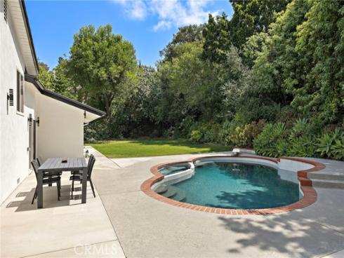 1341  Mumford  , North Tustin, CA