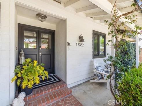 13352 Fairmont Way, North Tustin, CA