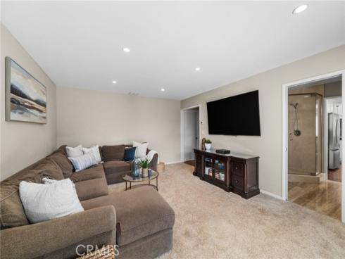 18612 Newton Avenue, North Tustin, CA