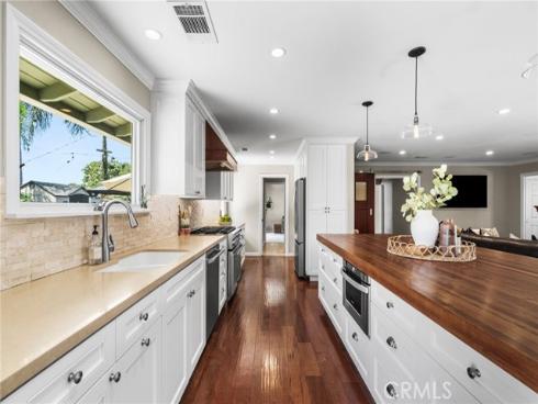 18612 Newton Avenue, North Tustin, CA