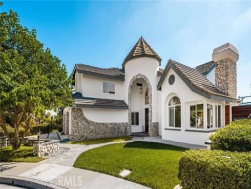 1086 Castlerock