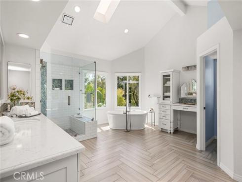 1086 Castlerock , North Tustin, CA