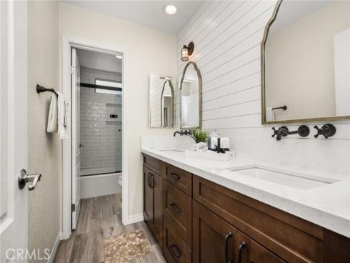 1086 Castlerock , North Tustin, CA