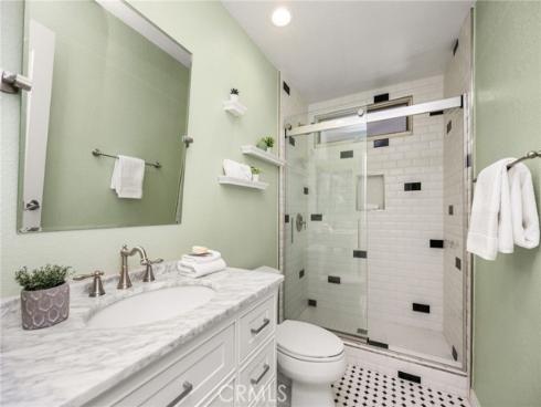 1086 Castlerock , North Tustin, CA