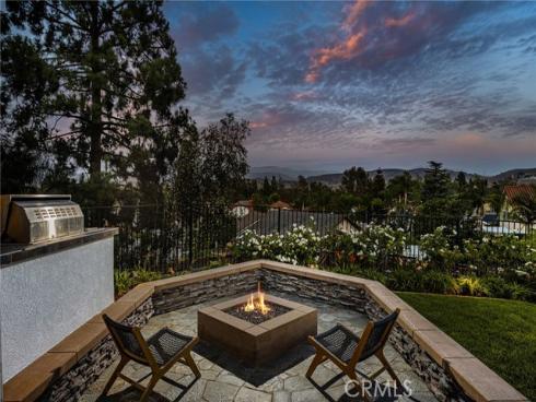 1086 Castlerock , North Tustin, CA