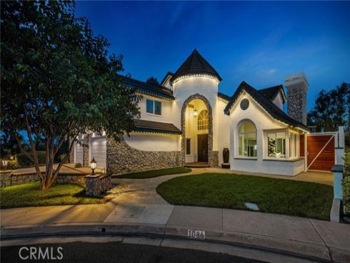1086 Castlerock , North Tustin, CA