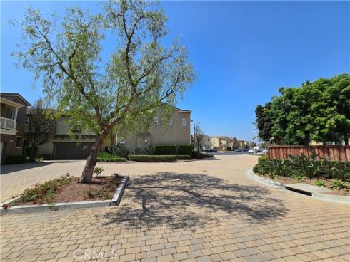 201 W Sparkleberry   Avenue, Orange, CA