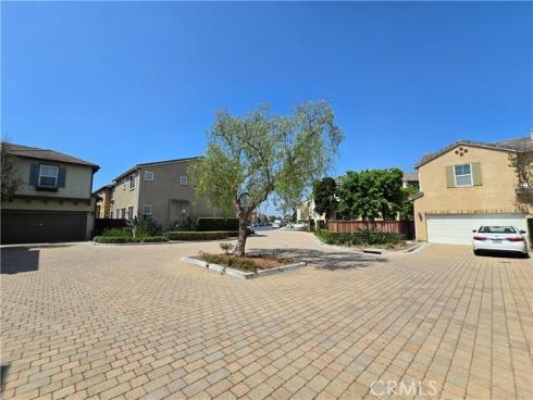 201 W Sparkleberry   Avenue, Orange, CA