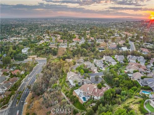 5506 E Crest De Ville   Avenue, Orange, CA