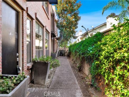 561 W Maple   Avenue, Orange, CA