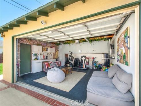 1402  E Madison Avenue  , Orange, CA