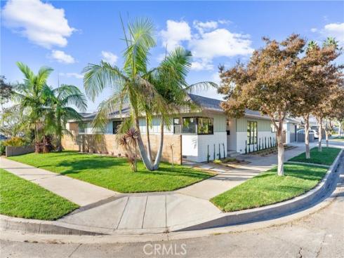 824 N Lincoln   Street, Orange, CA