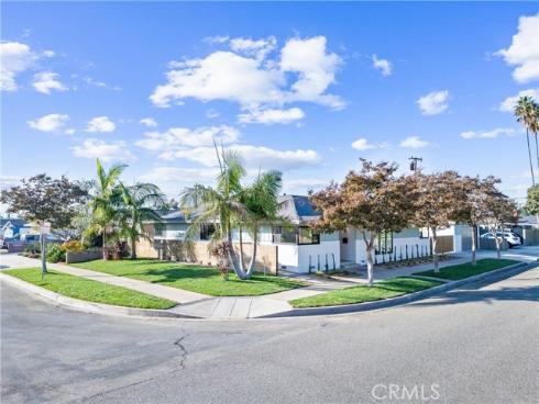 824 N Lincoln   Street, Orange, CA