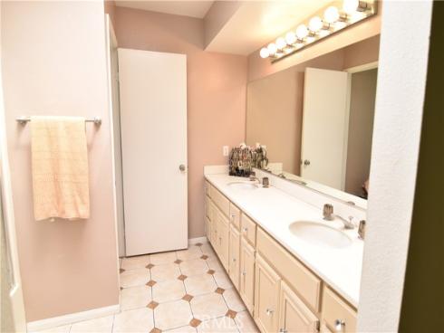 5727 E Stillwater 5 Avenue, Orange, CA