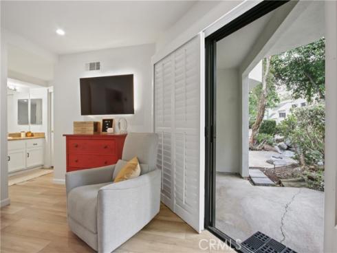 5846 E Creekside 10 Avenue, Orange, CA