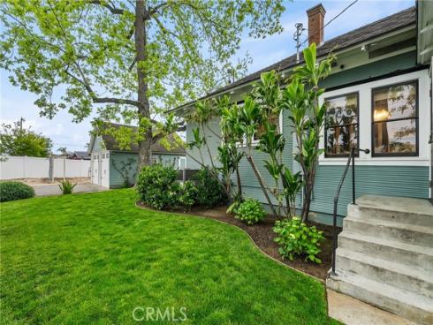 952 E Palmyra Avenue, Orange, CA