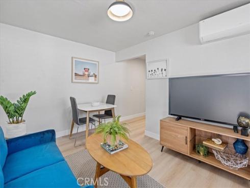 1043 E Palmyra Avenue, Orange, CA