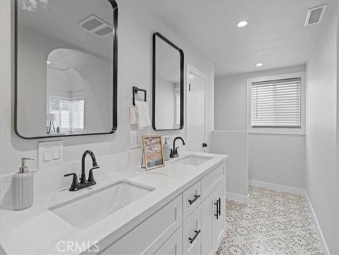 1043 E Palmyra Avenue, Orange, CA