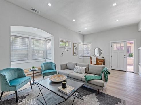 1043 E Palmyra Avenue, Orange, CA