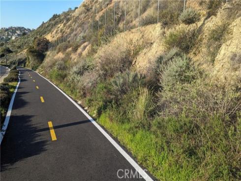 152 N Singingwood 6 Street, Orange, CA