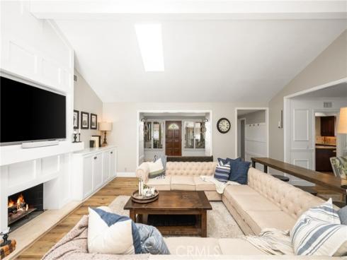 227 S Calle Grande , Orange, CA