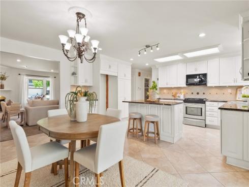 1525 E Baldwin Avenue, Orange, CA