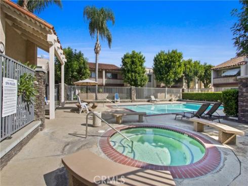 700 W La Veta T5 Avenue, Orange, CA